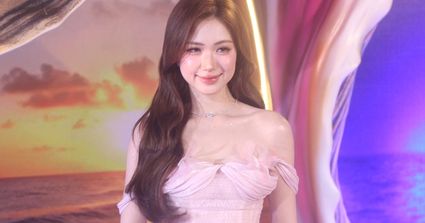 Hòa Minzy gợi cảm chúc mừng ‘người quen’ ra mắt phim điện ảnh đầu tay - hình ảnh - shbetv.vip Hòa Minzy gợi cảm chúc mừng ‘người quen’ ra mắt phim điện ảnh đầu tay - hình ảnh - shbetv.vip