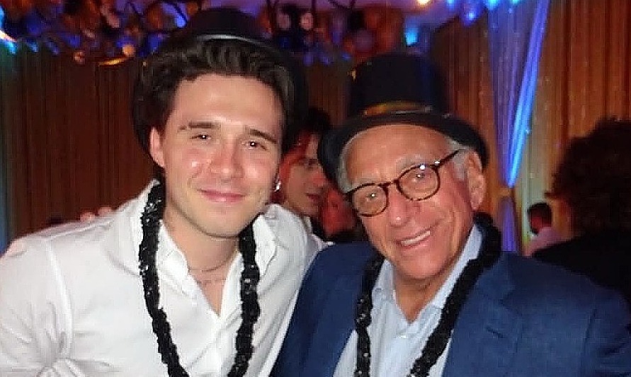 Brooklyn Beckham chúc sinh nhật bố vợ giữa tin đồn bất hòa gia đình - hình ảnh - shbetv.vip Brooklyn Beckham chúc sinh nhật bố vợ giữa tin đồn bất hòa gia đình - hình ảnh - shbetv.vip