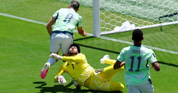 Tranh cãi quả phạt đền đầu tiên tại World Cup 2026: VAR bỏ qua lỗi việt vị của Thụy Sĩ? - hình ảnh - shbetv.vip Tranh cãi quả phạt đền đầu tiên tại World Cup 2026: VAR bỏ qua lỗi việt vị của Thụy Sĩ? - hình ảnh - shbetv.vip