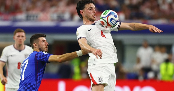 HLV Tuchel nói điều cực bất ngờ về chấn thương của Declan Rice sau trận Anh thắng Croatia, hóa ra là… - hình ảnh - shbetv.vip