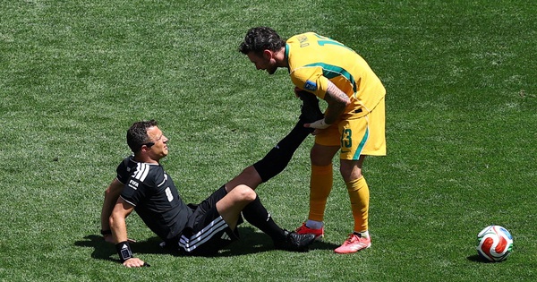 Trọng tài Mỹ – Úc bị chuột rút giữa trận, SHBET cập nhật diễn biến nóng World Cup 2026 - hình ảnh - shbetv.vip Trọng tài Mỹ – Úc bị chuột rút giữa trận, SHBET cập nhật diễn biến nóng World Cup 2026 - hình ảnh - shbetv.vip