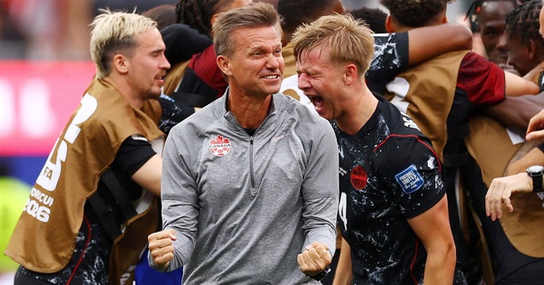 Người hùng phút bù giờ đưa Canada vào vòng 16 đội World Cup 2026, HLV Jesse Marsch gây tranh cãi - hình ảnh - shbetv.vip Người hùng phút bù giờ đưa Canada vào vòng 16 đội World Cup 2026, HLV Jesse Marsch gây tranh cãi - hình ảnh - shbetv.vip