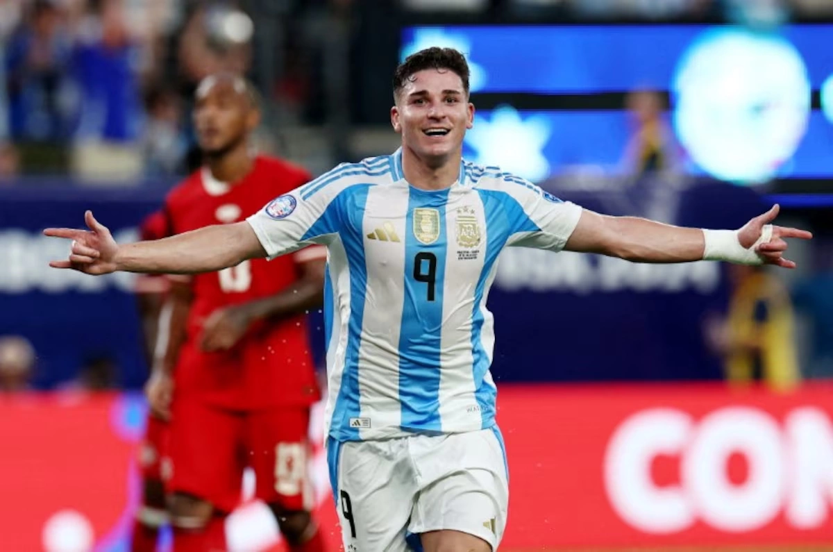 Julian Alvarez Mở Cửa Tới Barca: Cơ Hội Vàng Cho Fan SHBET Cược Bóng Đá - hình ảnh - shbetv.vip Julian Alvarez Mở Cửa Tới Barca: Cơ Hội Vàng Cho Fan SHBET Cược Bóng Đá - hình ảnh - shbetv.vip