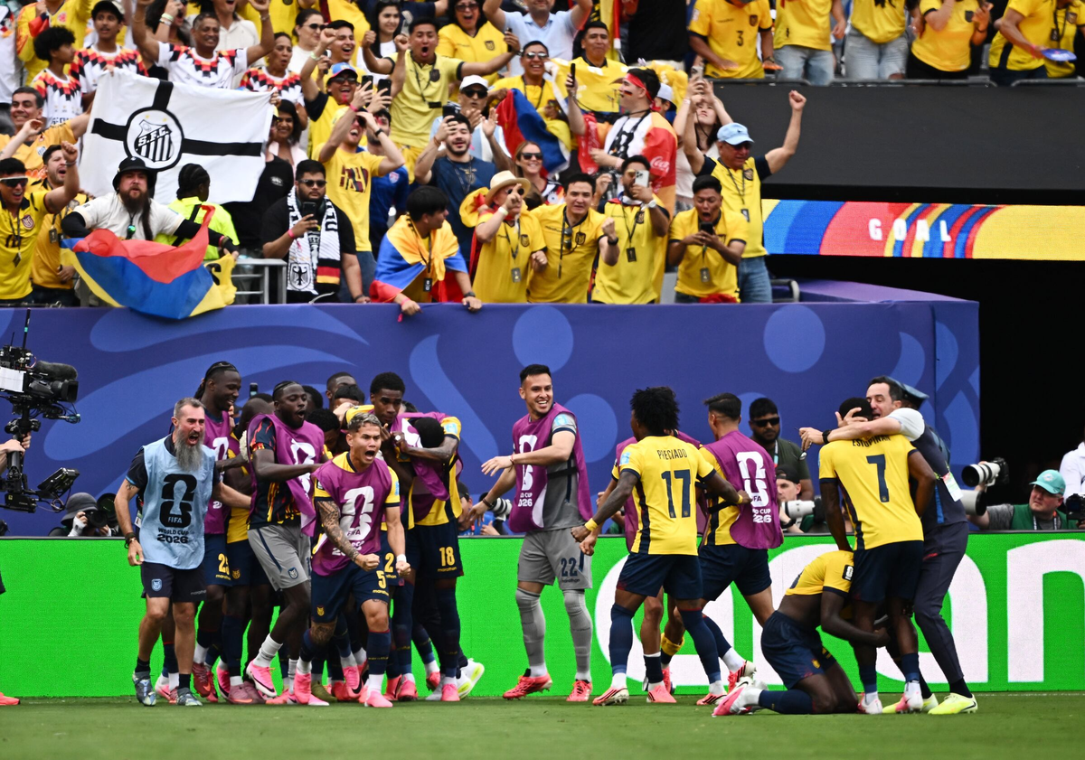Ecuador quật ngã Đức, lách khe cửa hẹp vào vòng knock-out - hình ảnh - shbetv.vip Ecuador quật ngã Đức, lách khe cửa hẹp vào vòng knock-out - hình ảnh - shbetv.vip