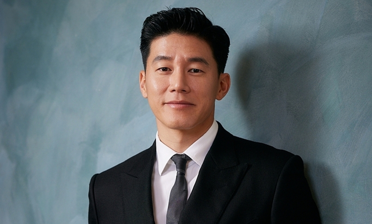 Tài tử Kim Mu Yeol vươn lên từ nghèo khó: góc nhìn mới cho người chơi Việt - hình ảnh - shbetv.vip Tài tử Kim Mu Yeol vươn lên từ nghèo khó: góc nhìn mới cho người chơi Việt - hình ảnh - shbetv.vip