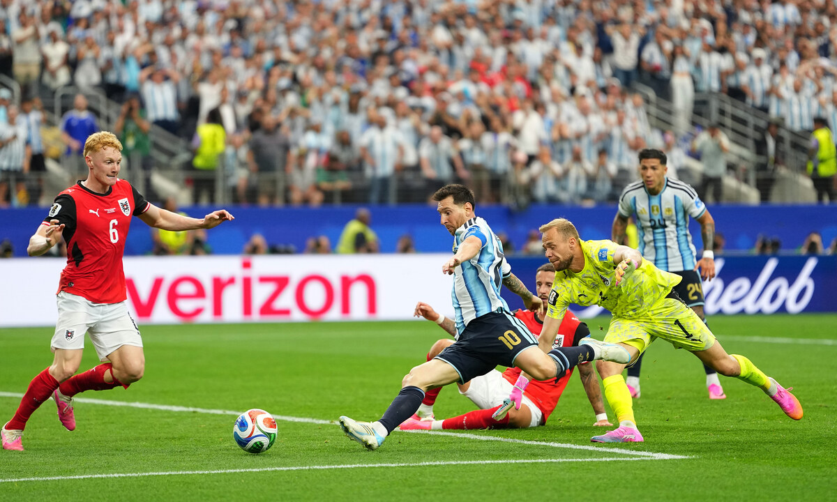Messi không được điểm tuyệt đối dù lập cú đúp vào lưới Áo - hình ảnh - shbetv.vip