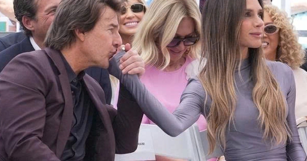 Khoảnh khắc Tom Cruise hôn tay Victoria Beckham gây xôn xao: SHBET cập nhật tin nóng showbiz - hình ảnh - shbetv.vip