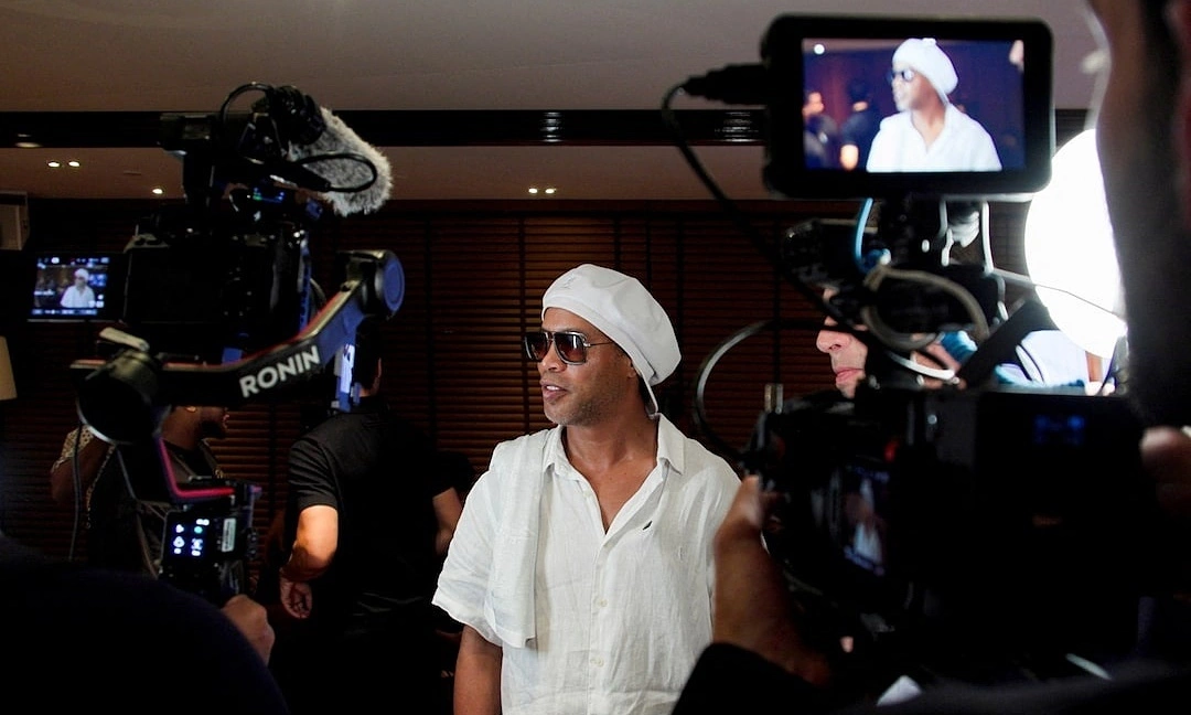 Ronaldinho trở lại sân cỏ ở tuổi 46: Huyền thoại Brazil ký hợp đồng với CLB Ravenna - hình ảnh - shbetv.vip
