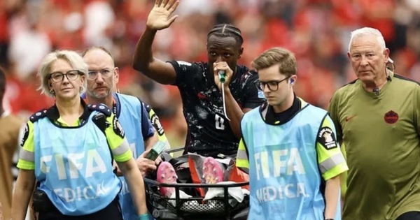 Cầu thủ Canada chia tay World Cup 2026 sau chấn thương gãy chân trong trận thắng Qatar - hình ảnh - shbetv.vip Cầu thủ Canada chia tay World Cup 2026 sau chấn thương gãy chân trong trận thắng Qatar - hình ảnh - shbetv.vip