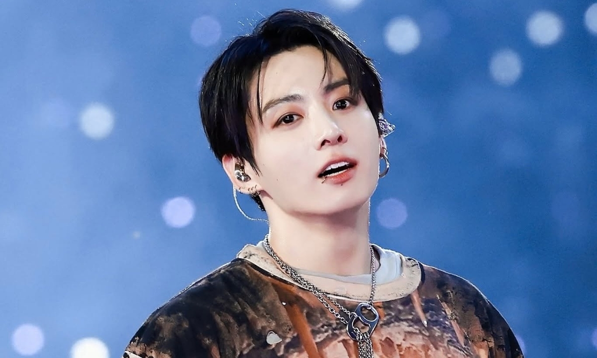Jungkook BTS diện jeans rách của nhà thiết kế Việt trên sân khấu quốc tế - hình ảnh - shbetv.vip Jungkook BTS diện jeans rách của nhà thiết kế Việt trên sân khấu quốc tế - hình ảnh - shbetv.vip