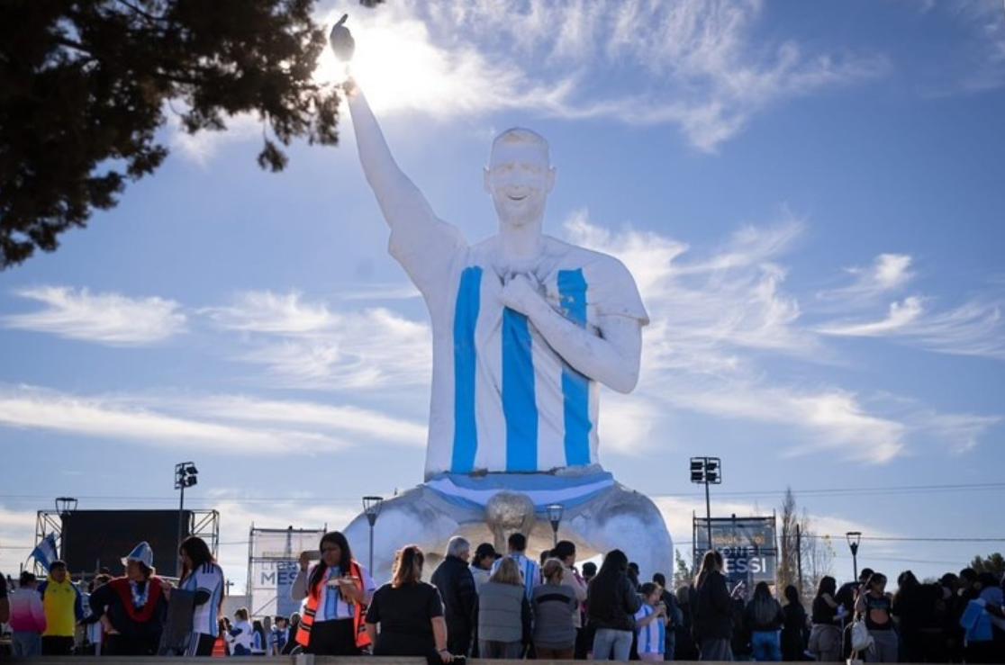 Argentina khánh thành tượng Messi cao 26 mét: góc nhìn mới cho người chơi Việt - hình ảnh - shbetv.vip Argentina khánh thành tượng Messi cao 26 mét: góc nhìn mới cho người chơi Việt - hình ảnh - shbetv.vip