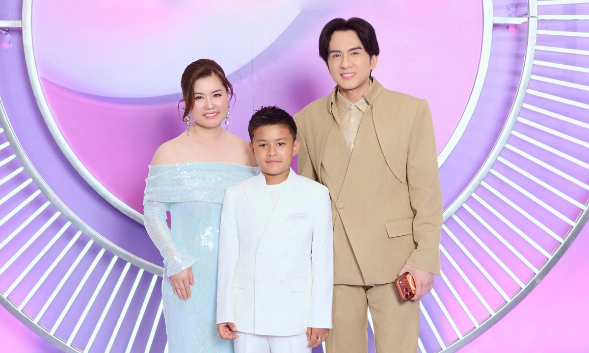 Đan Trường đưa vợ cũ và con trai đi sự kiện: góc nhìn mới cho người chơi Việt - hình ảnh - shbetv.vip Đan Trường đưa vợ cũ và con trai đi sự kiện: góc nhìn mới cho người chơi Việt - hình ảnh - shbetv.vip