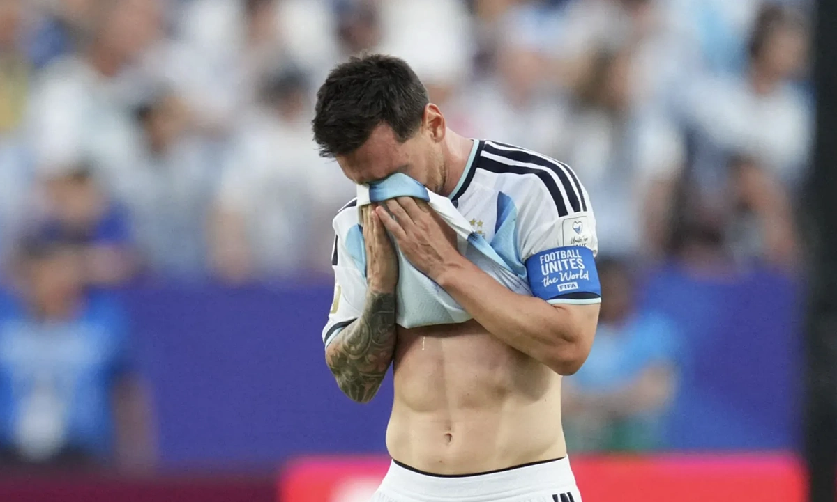 Messi khóc tại World Cup vì bố ốm nặng – Cập nhật tin tức thể thao cùng SHBET - hình ảnh - shbetv.vip Messi khóc tại World Cup vì bố ốm nặng – Cập nhật tin tức thể thao cùng SHBET - hình ảnh - shbetv.vip