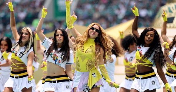 Shakira nhảy múa ăn mừng khi Colombia có vé đi tiếp, vì sao Ronaldo phải lo? - hình ảnh - shbetv.vip