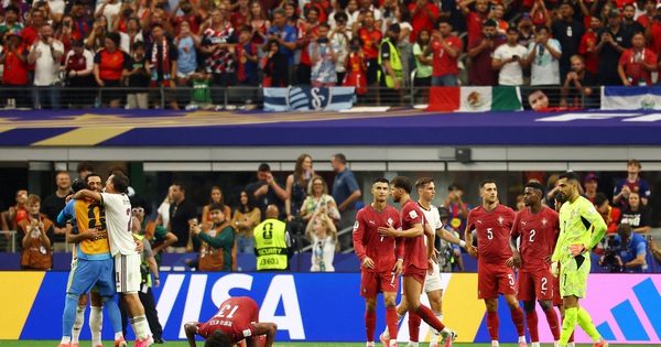 Báo Bồ Đào Nha cay đắng: ‘Kết cục thật tuyệt vọng, HLV Martinez sai lầm vì cố giữ Ronaldo’ - hình ảnh - shbetv.vip Báo Bồ Đào Nha cay đắng: ‘Kết cục thật tuyệt vọng, HLV Martinez sai lầm vì cố giữ Ronaldo’ - hình ảnh - shbetv.vip