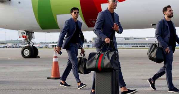 Cristiano Ronaldo bị chấm 0 điểm thời trang tại World Cup 2026: Dư luận xôn xao - hình ảnh - shbetv.vip Cristiano Ronaldo bị chấm 0 điểm thời trang tại World Cup 2026: Dư luận xôn xao - hình ảnh - shbetv.vip