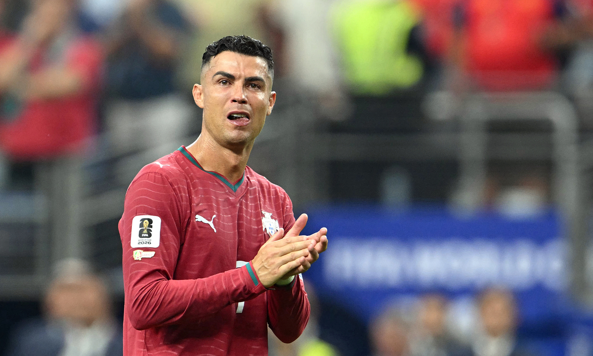 Ronaldo bật khóc chia tay World Cup 2026: Khoảnh khắc xúc động của huyền thoại - hình ảnh - shbetv.vip Ronaldo bật khóc chia tay World Cup 2026: Khoảnh khắc xúc động của huyền thoại - hình ảnh - shbetv.vip