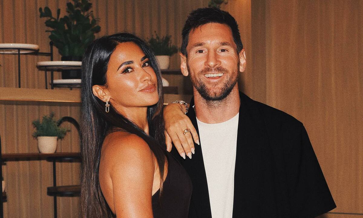 Ba thập niên bên nhau của Messi và vợ người mẫu: Hành trình tình yêu từ thời thơ ấu - hình ảnh - shbetv.vip Ba thập niên bên nhau của Messi và vợ người mẫu: Hành trình tình yêu từ thời thơ ấu - hình ảnh - shbetv.vip